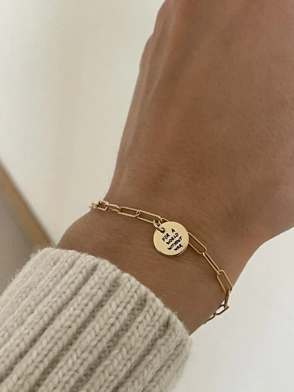 'Ava' paauksuota apyrankė