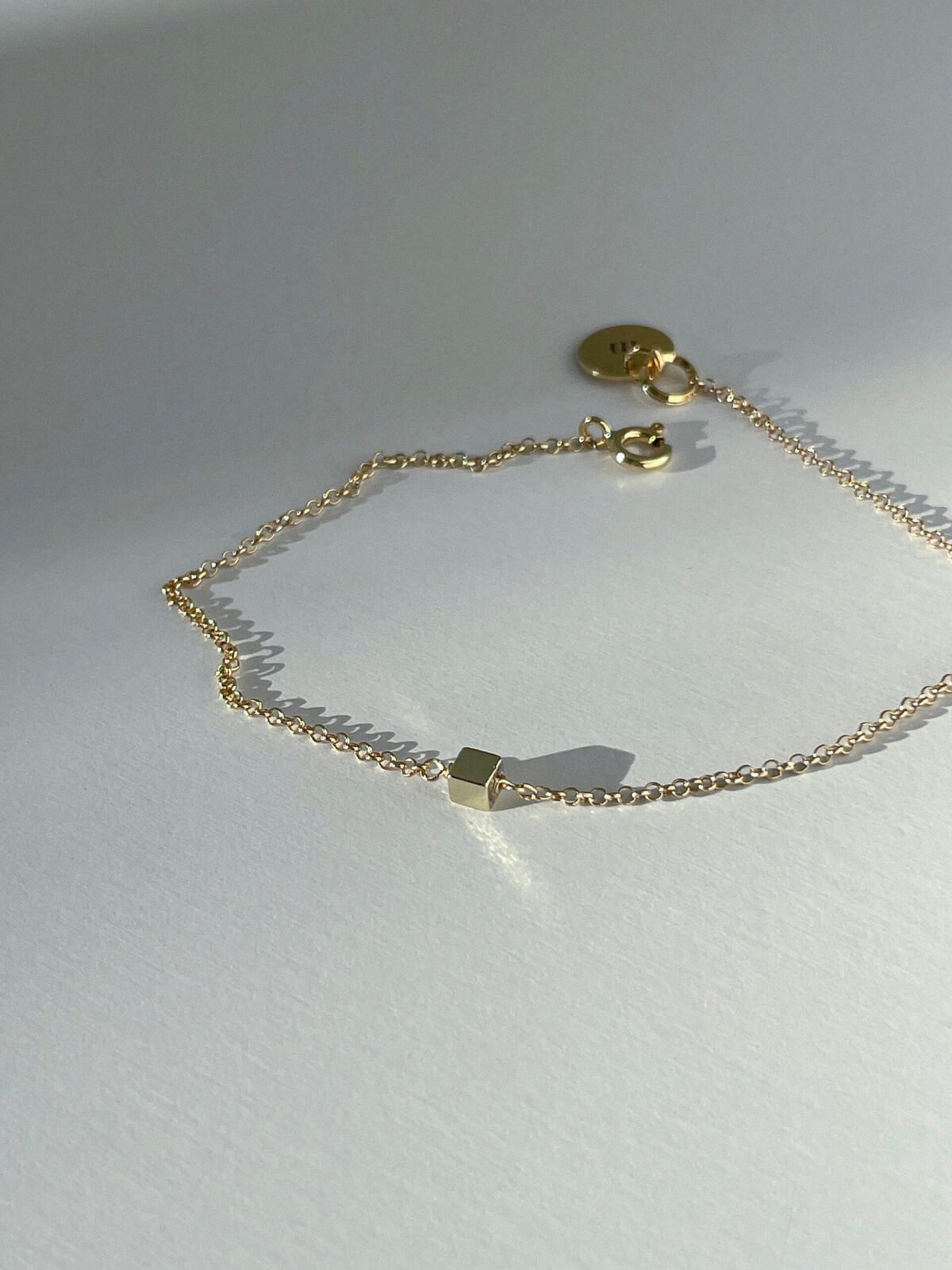 'Carly' paauksuota apyrankė