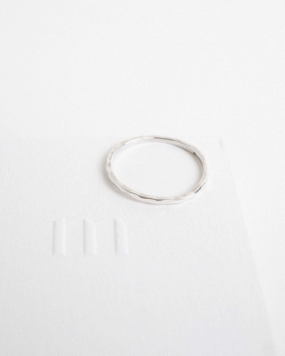 Minimalistinis, blizgus 925 sidabrinis žiedas 'diana'
