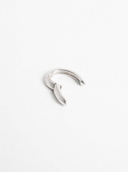 jo-925-sidabrinis-ear-cuff-momentas-